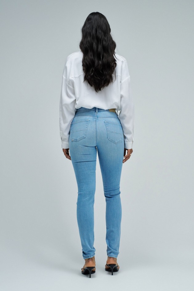 FAITH PUSH IN SKINNY JEANS