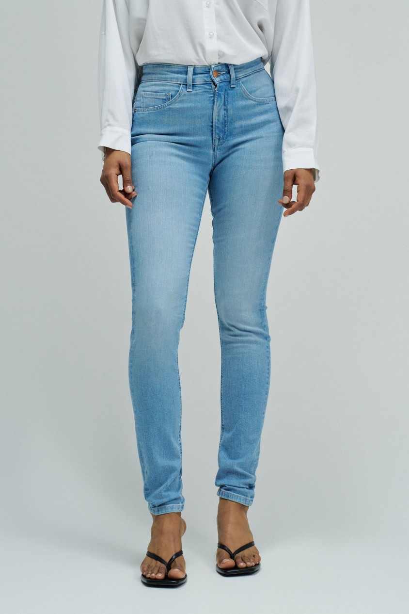 FAITH PUSH IN SKINNY JEANS