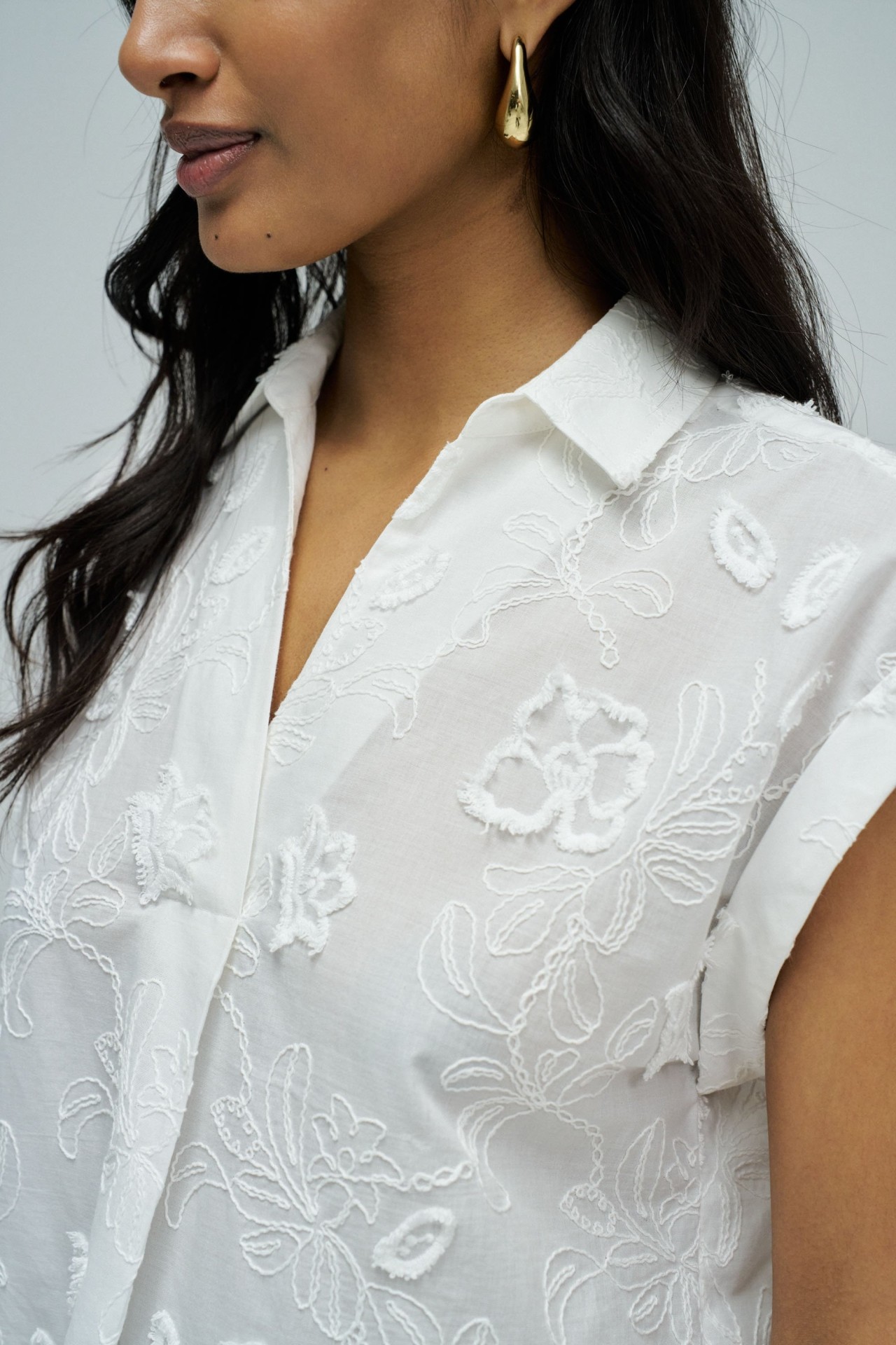 SHIRT WITH EMBROIDERY