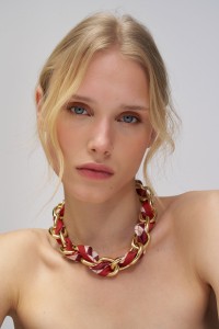 COLLIER COURT EN CHA�NE AVEC FOULARD