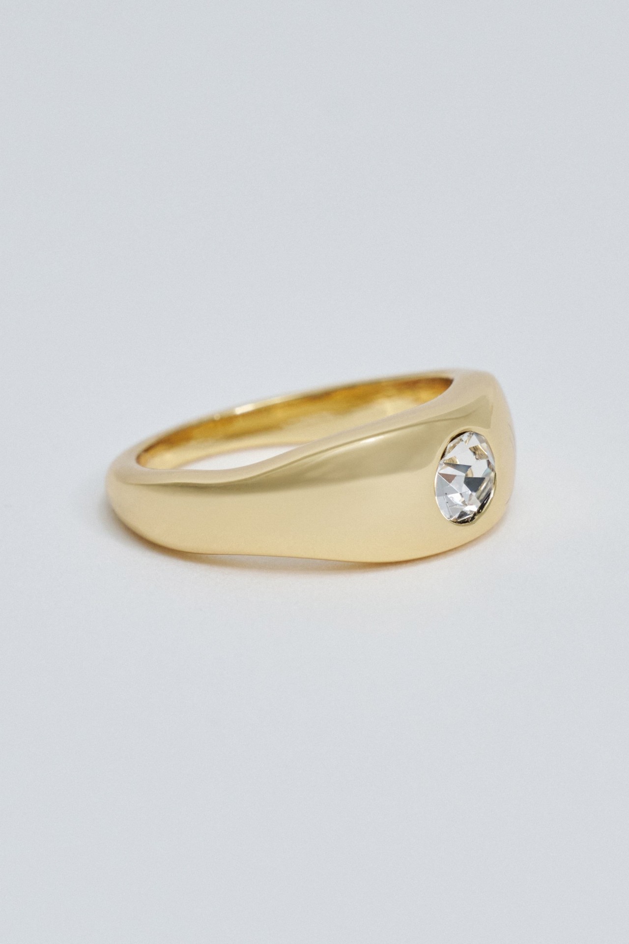 BAGUE AVEC PIERRE BRILLANTE