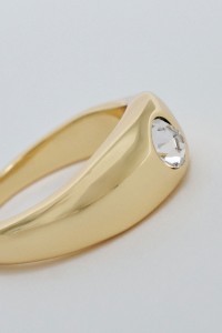 RING MET GLINSTEREN STEEN