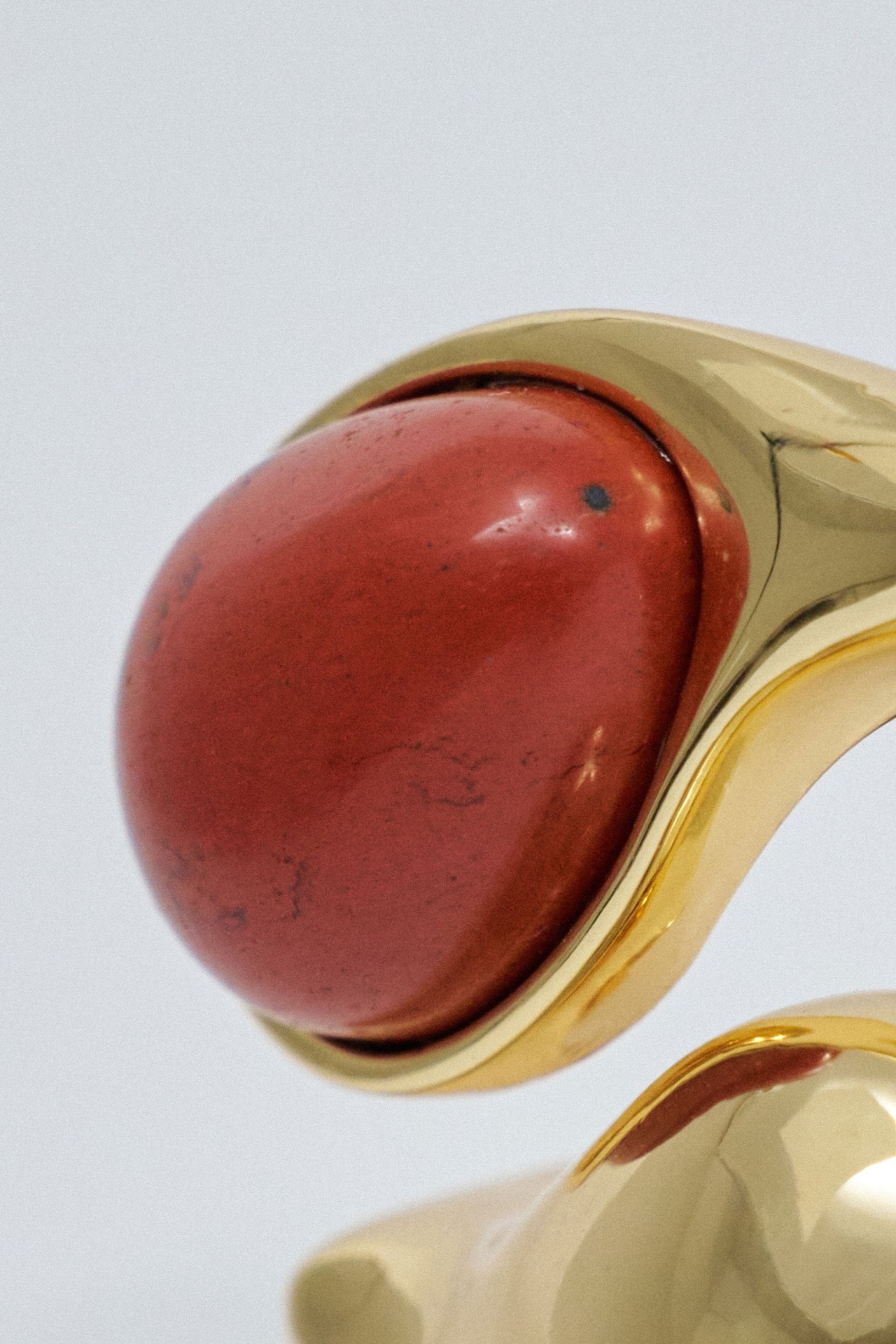 KRUIS EFFECT RING EN OVALE STEEN