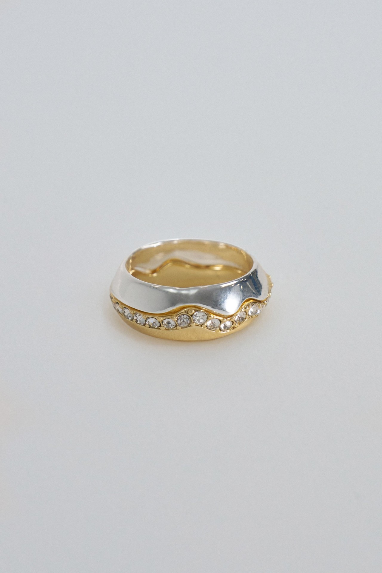 DOUBLE RING WITH SHINY STONES
