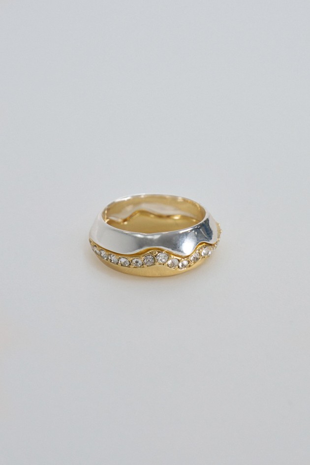 DUBBELE RING MET STRALENDE STEENEN
