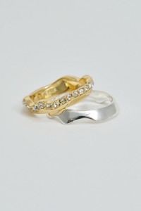DUBBELE RING MET STRALENDE STEENEN