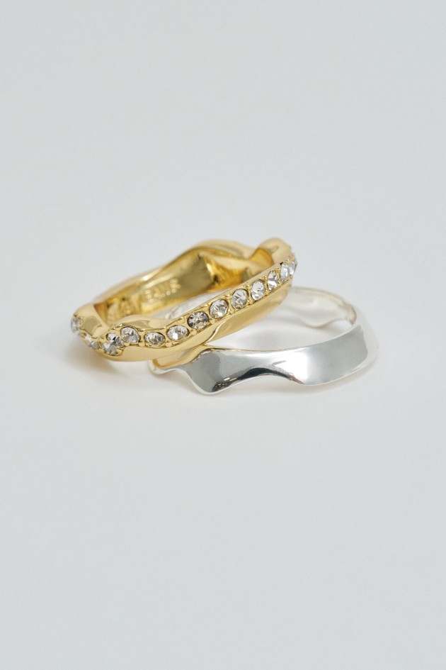 DOUBLE RING WITH SHINY STONES