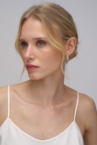 HOOP EARRINGS WITH SHINY STONES