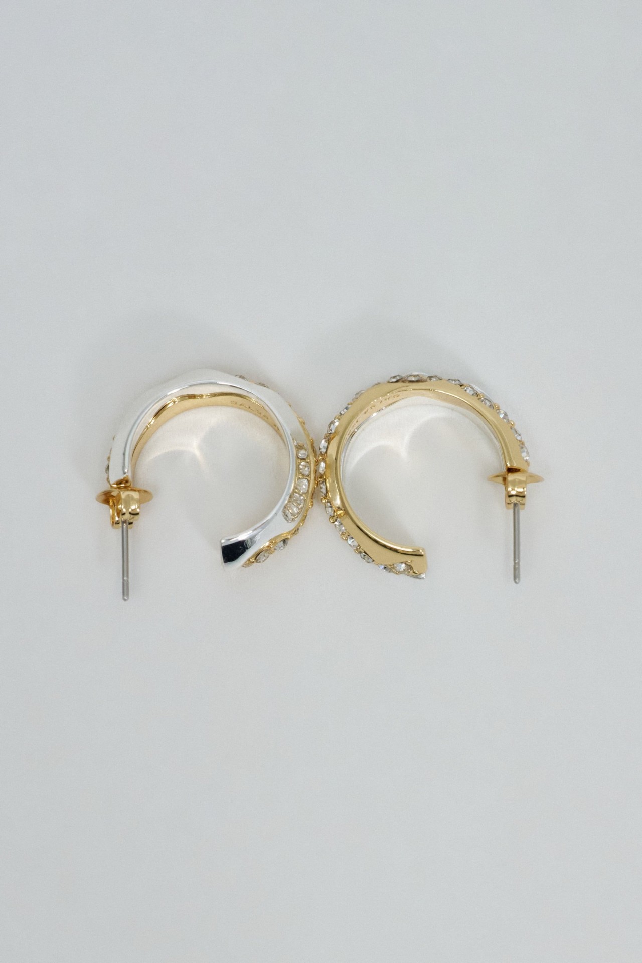 HOOP EARRINGS WITH SHINY STONES