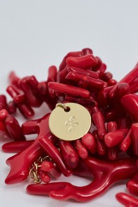 KORTE KETTING MET STEENEN