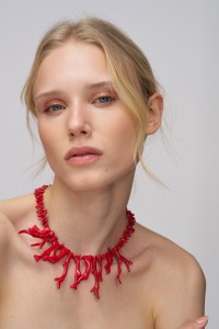 KORTE KETTING MET STEENEN