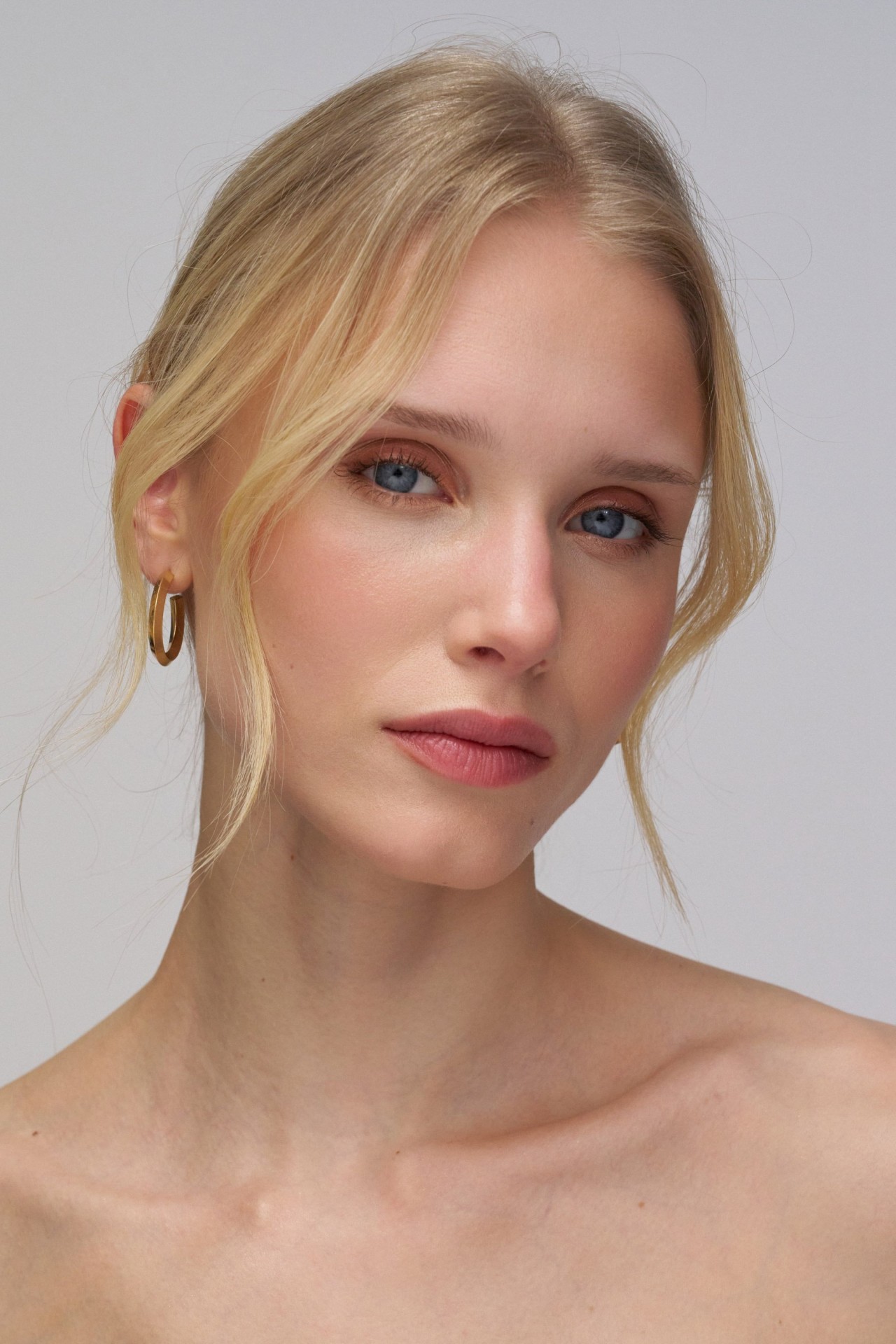 HOOP EARRINGS