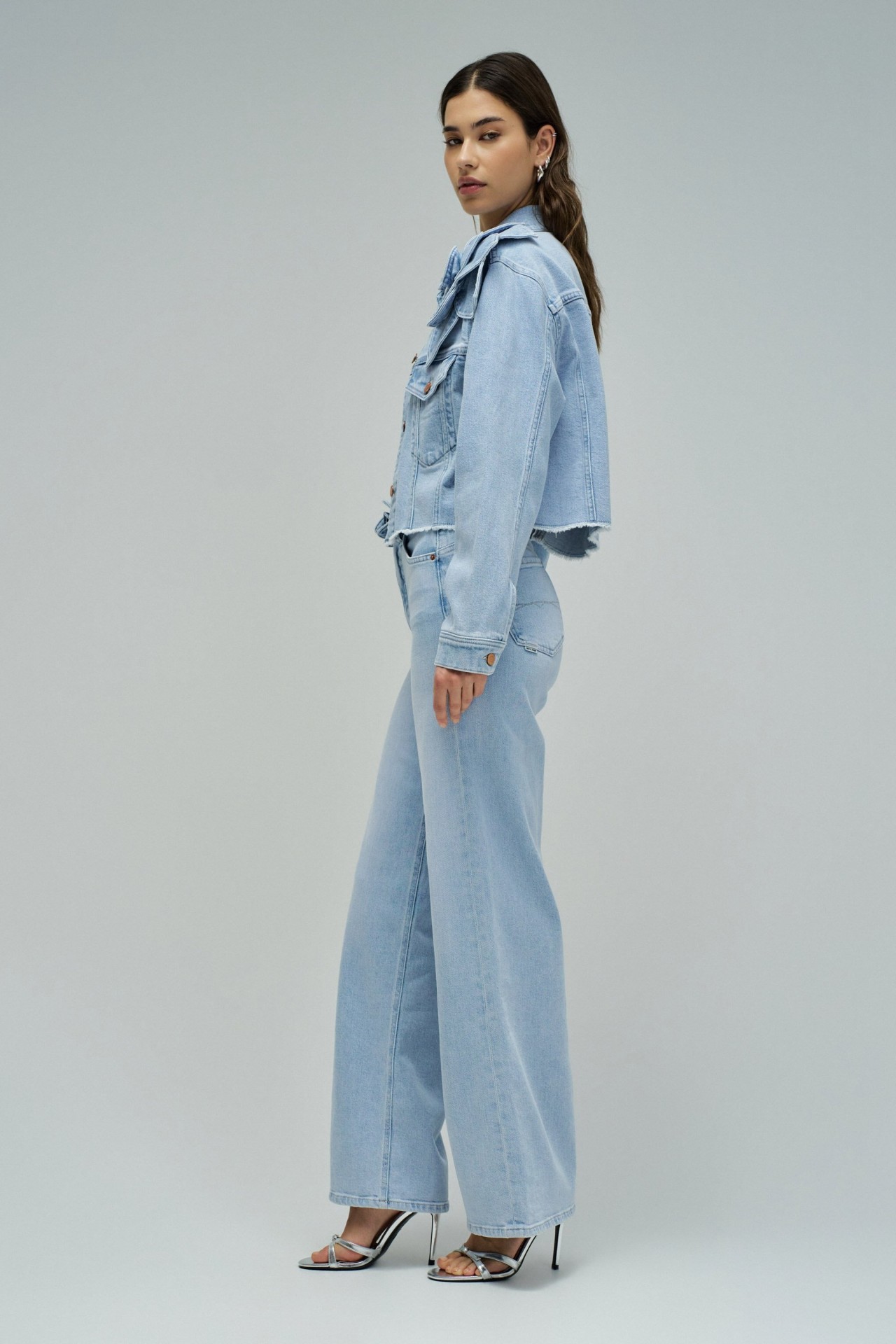 DENIM JACKET WITH FLORAL APPLIQUE