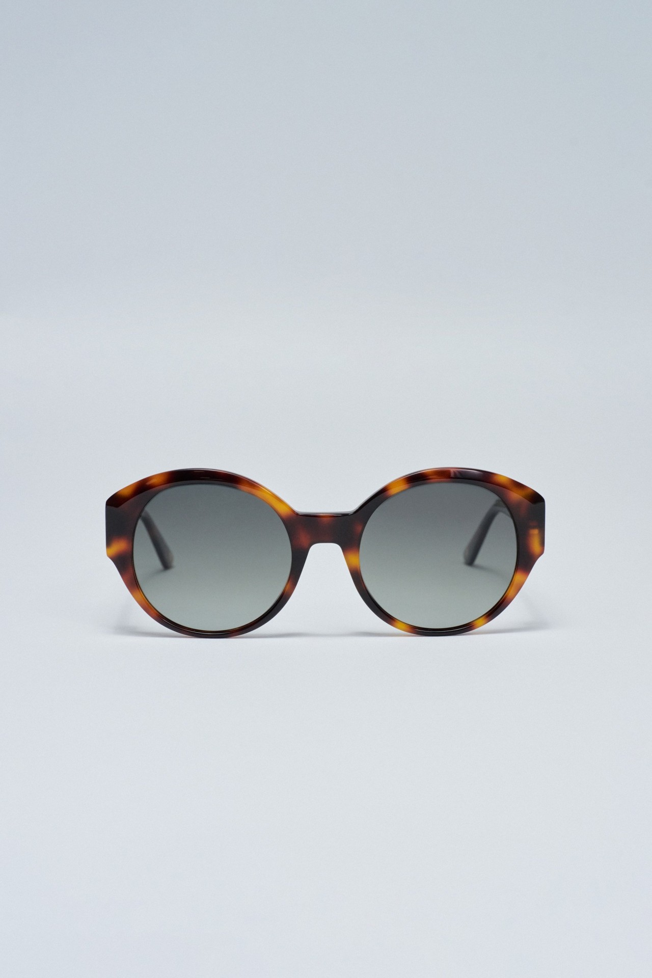 SLEEK SUNGLASSES