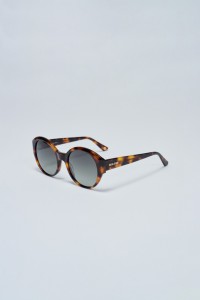 SLEEK SUNGLASSES