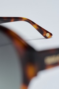 SLEEK SUNGLASSES