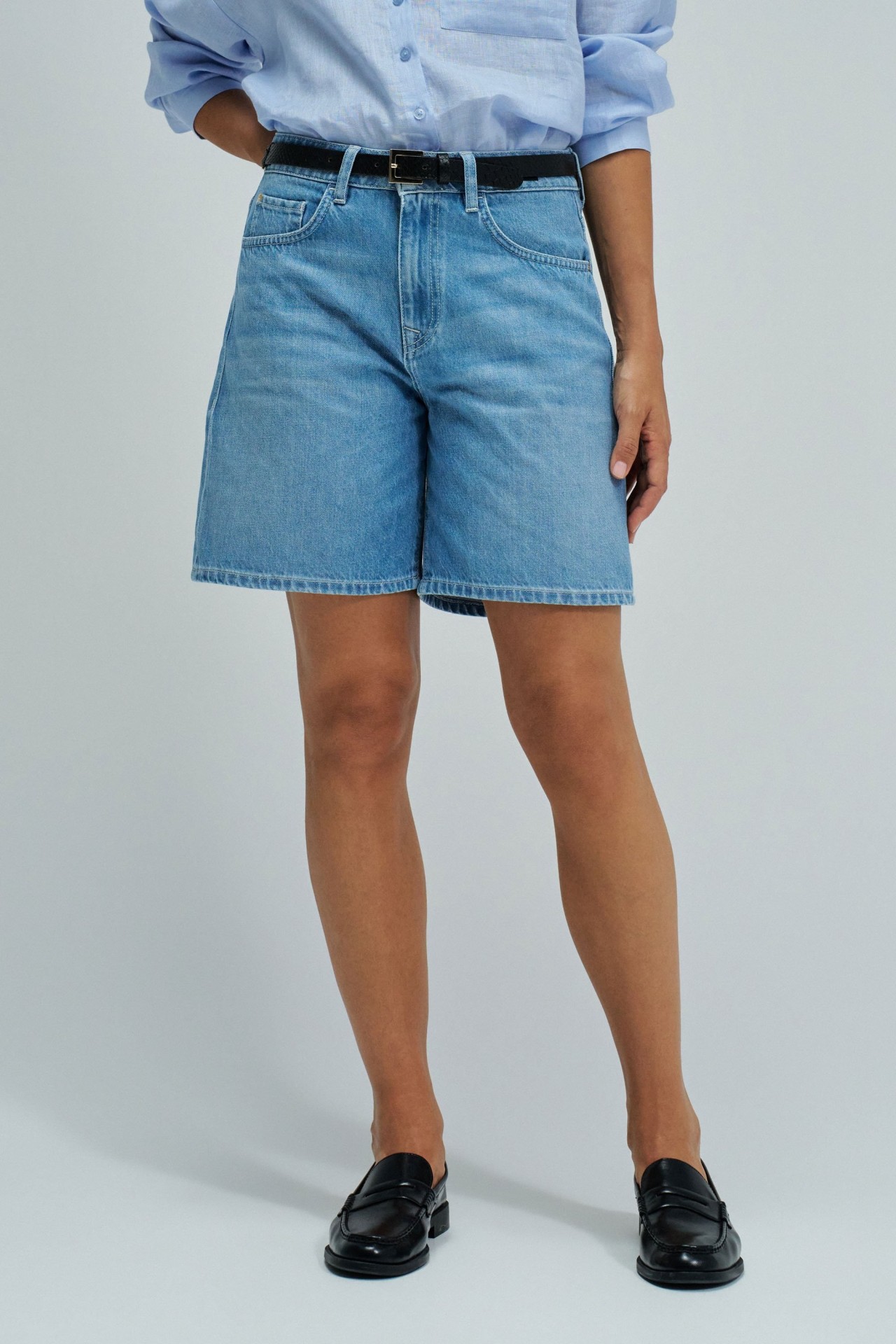 DENIM SHORTS