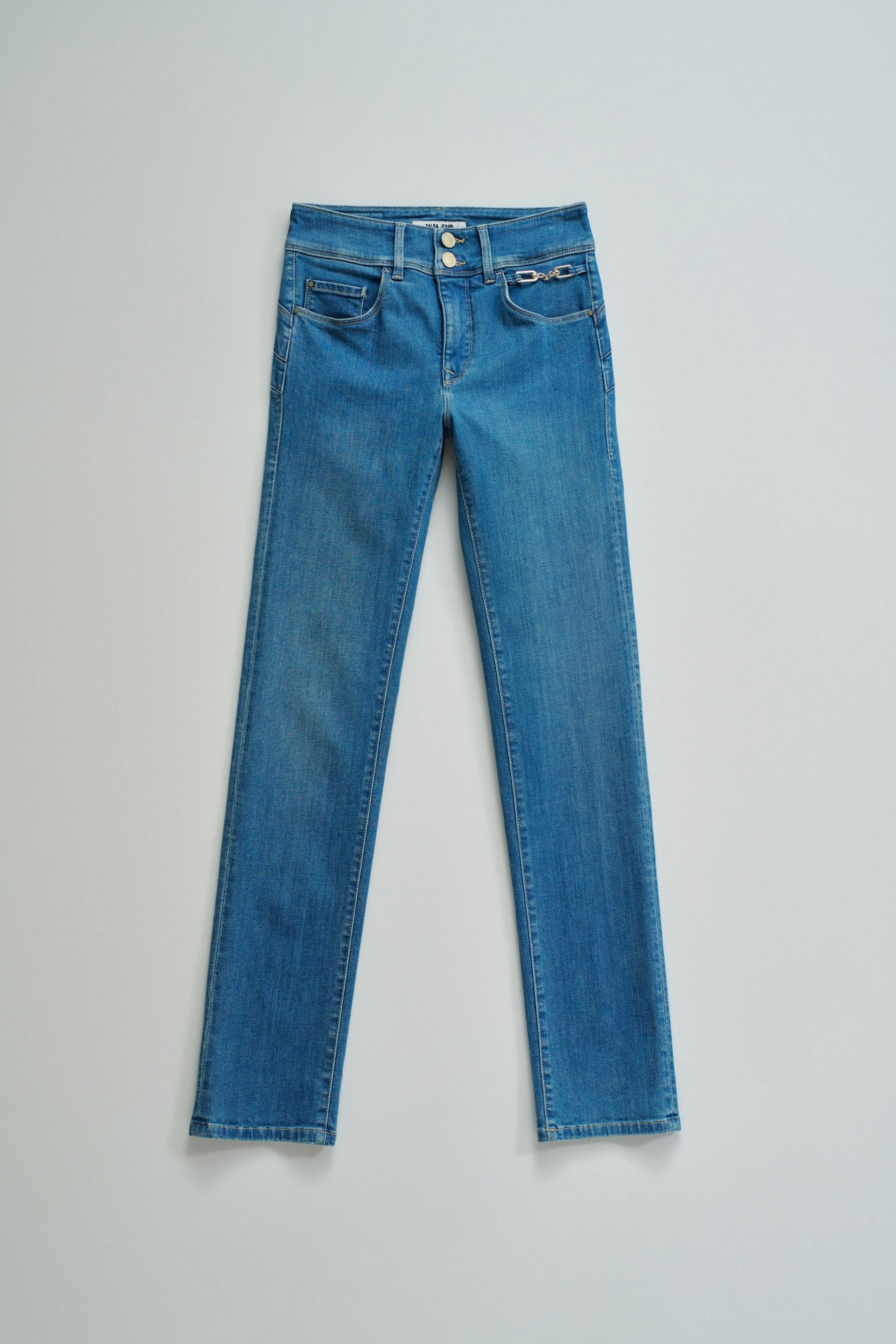 SECRET PUSH IN SLIM JEANS
