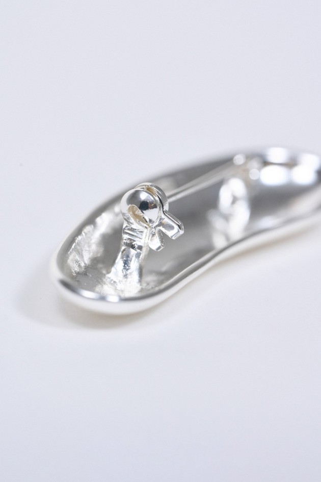 ASYMMETRIC BROOCH