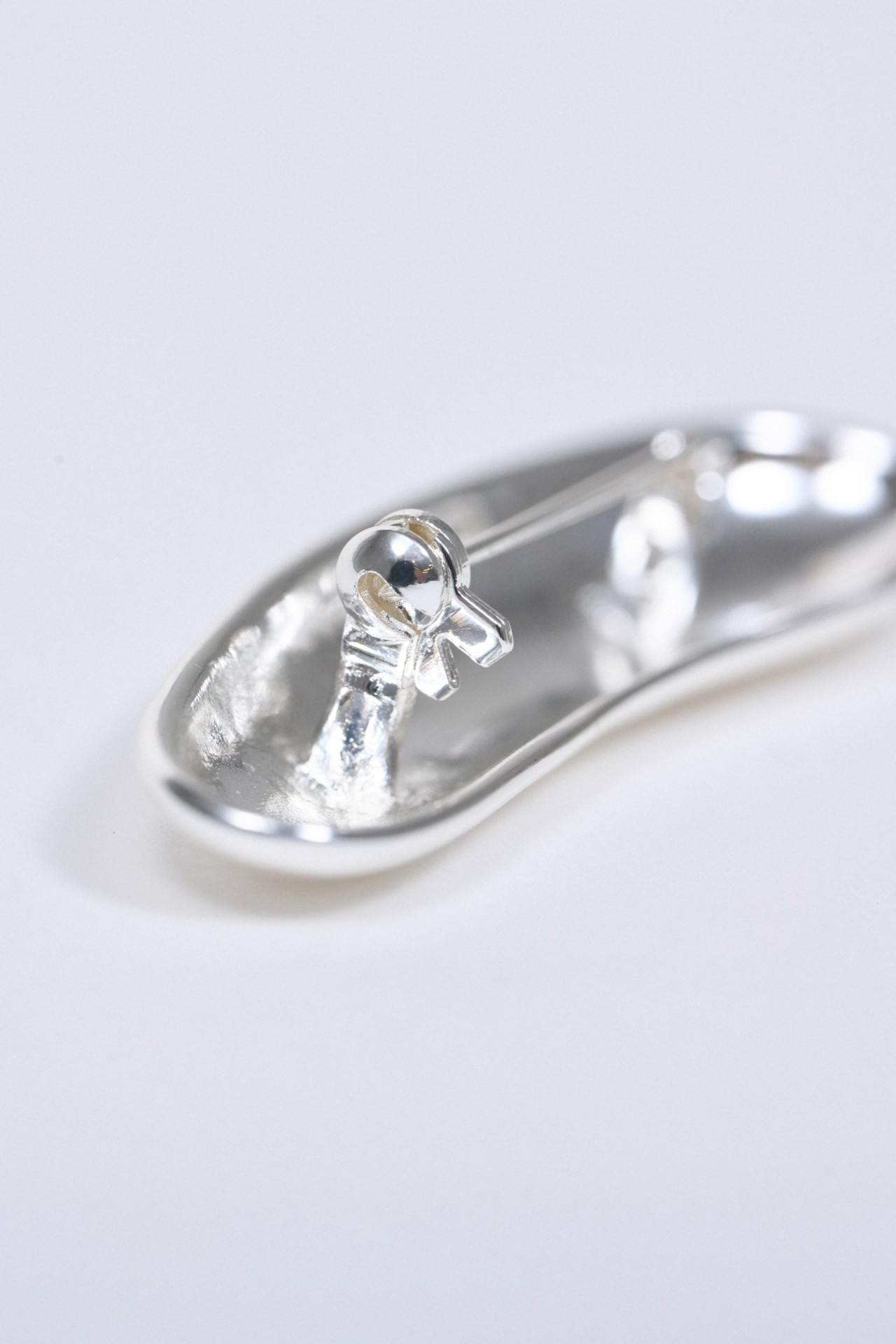 ASYMMETRISCHE BROCHE