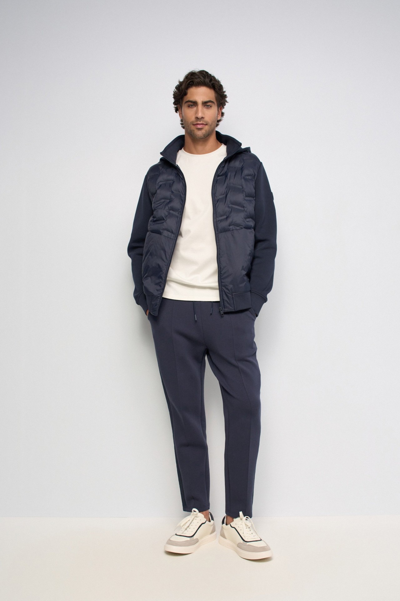 CAL�AS JOGGERS EM MALHA