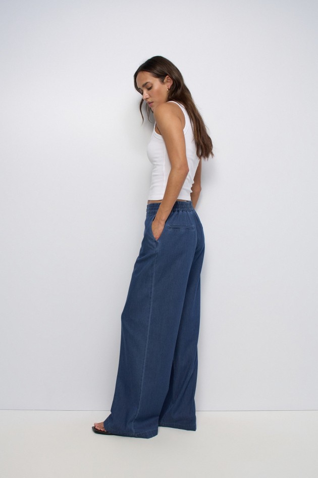 PANTALON JOGGER EN LIGHTDENIM À JAMBE WIDE