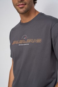 T-SHIRT WITH BRANDING