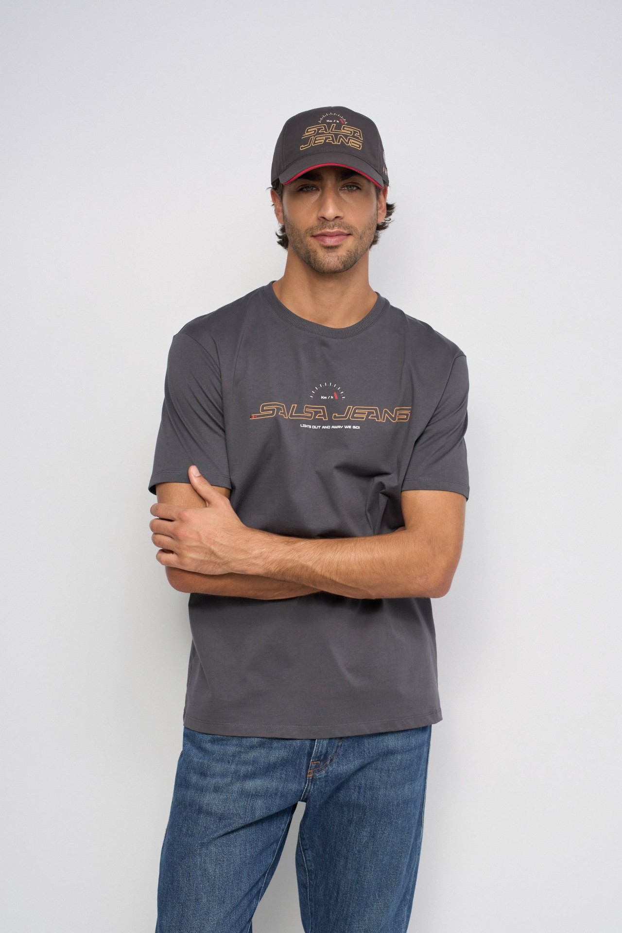 T-SHIRT WITH BRANDING