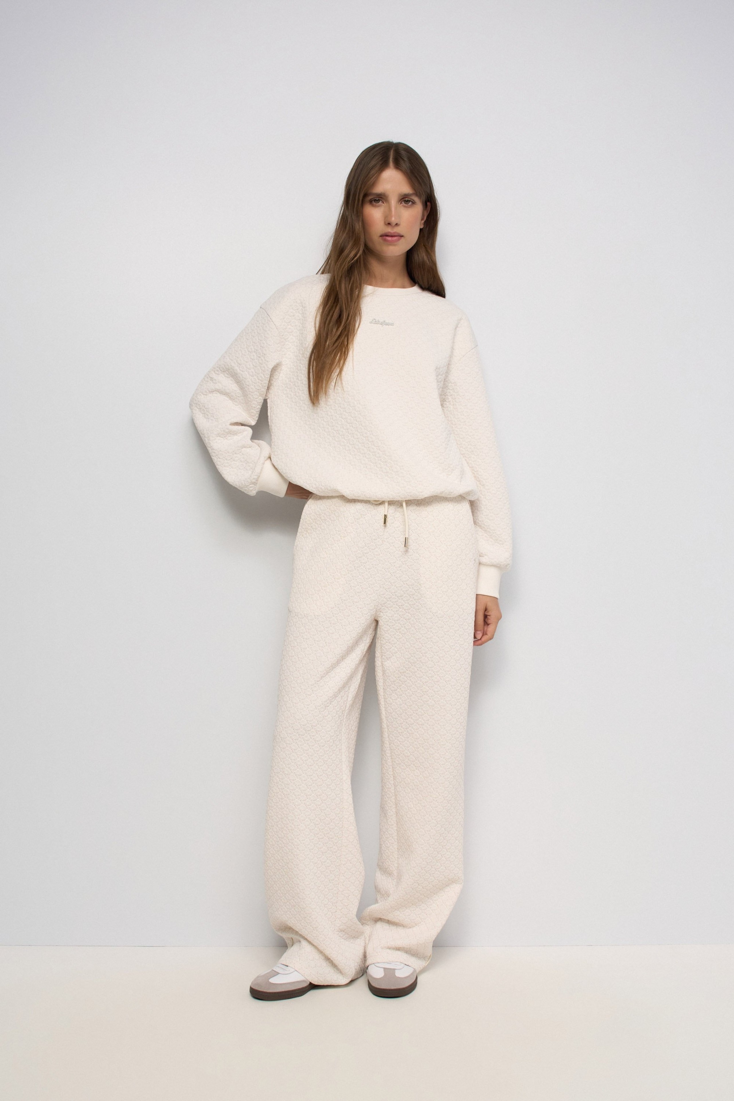PANTALONES JOGGER CON JACQUARD Y LUREX