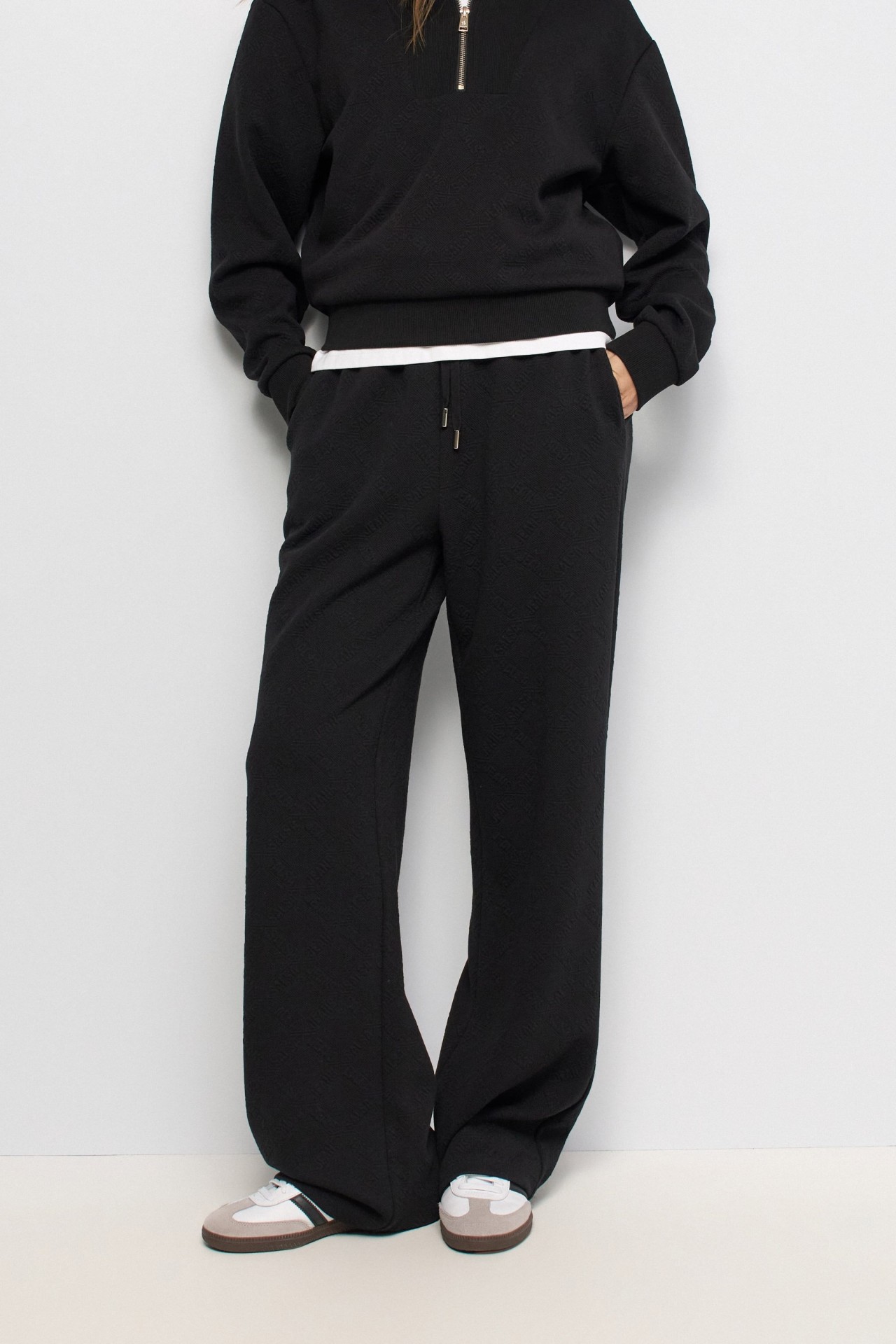 PANTALONES JOGGER DE PUNTO