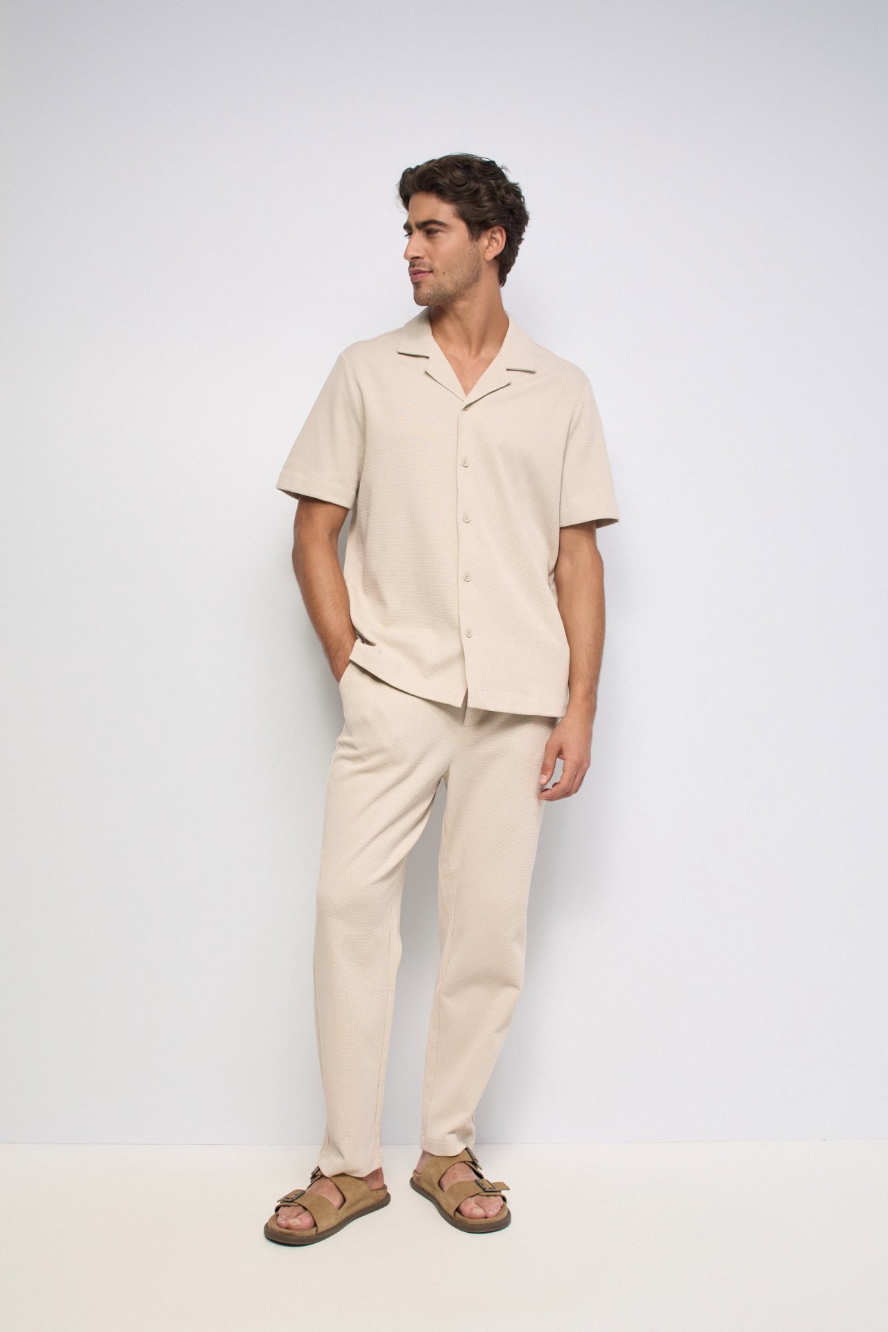 CHEMISE TEXTUR�E � MANCHES COURTES
