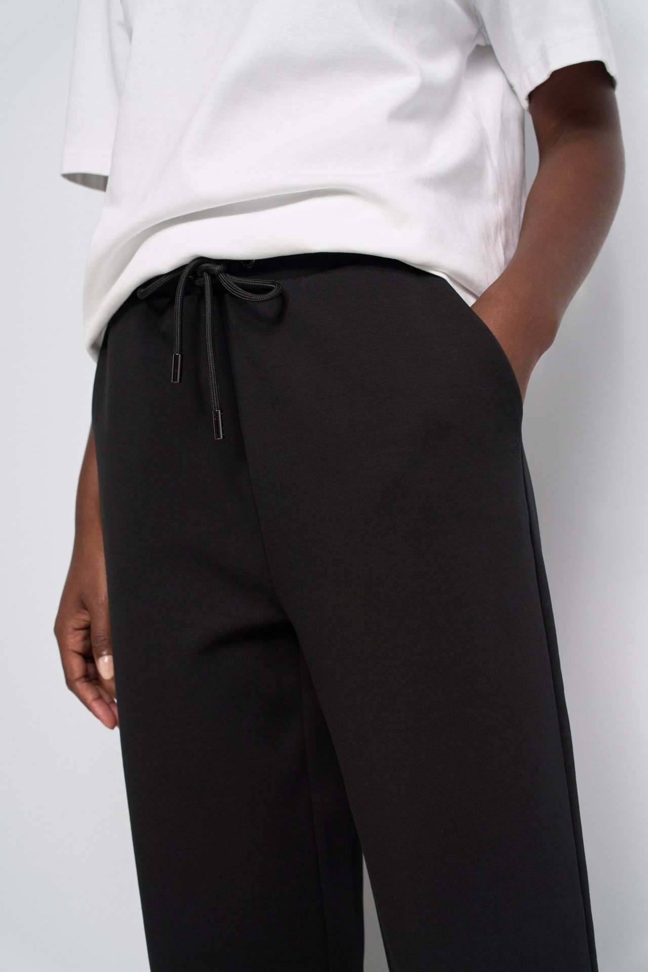 PANTALONES JOGGER DE PUNTO CON PIERNA STRAIGHT