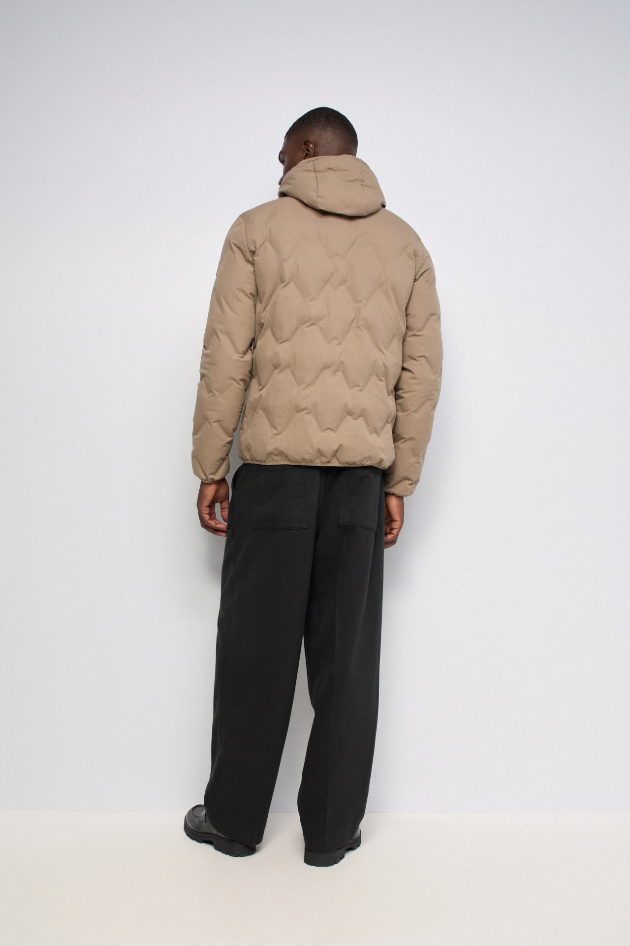 CASACO PUFFER COM BOLSOS