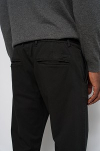 CAL�AS JOGGERS COM PERNA STRAIGHT