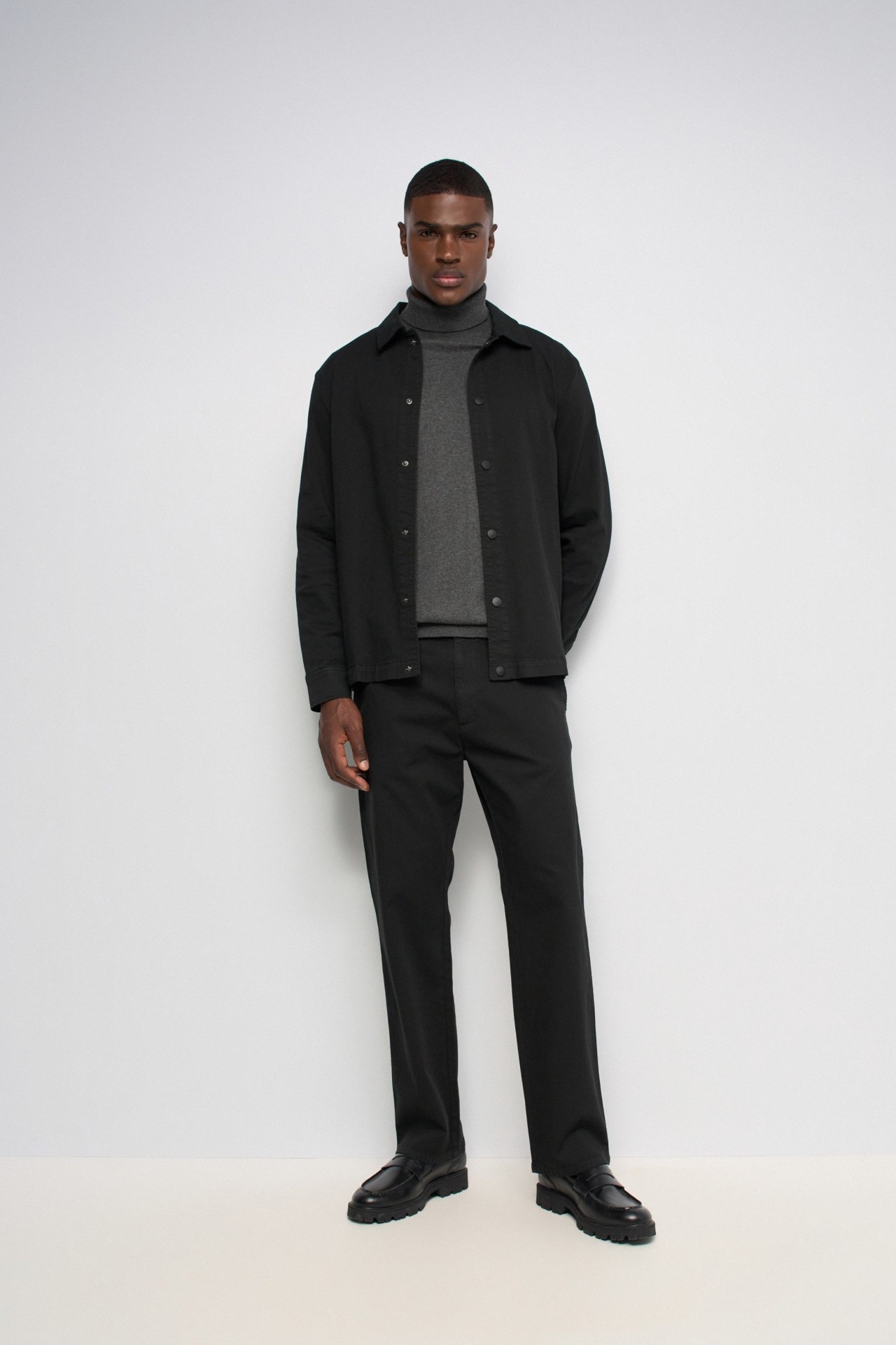 CAL�AS JOGGERS COM PERNA STRAIGHT