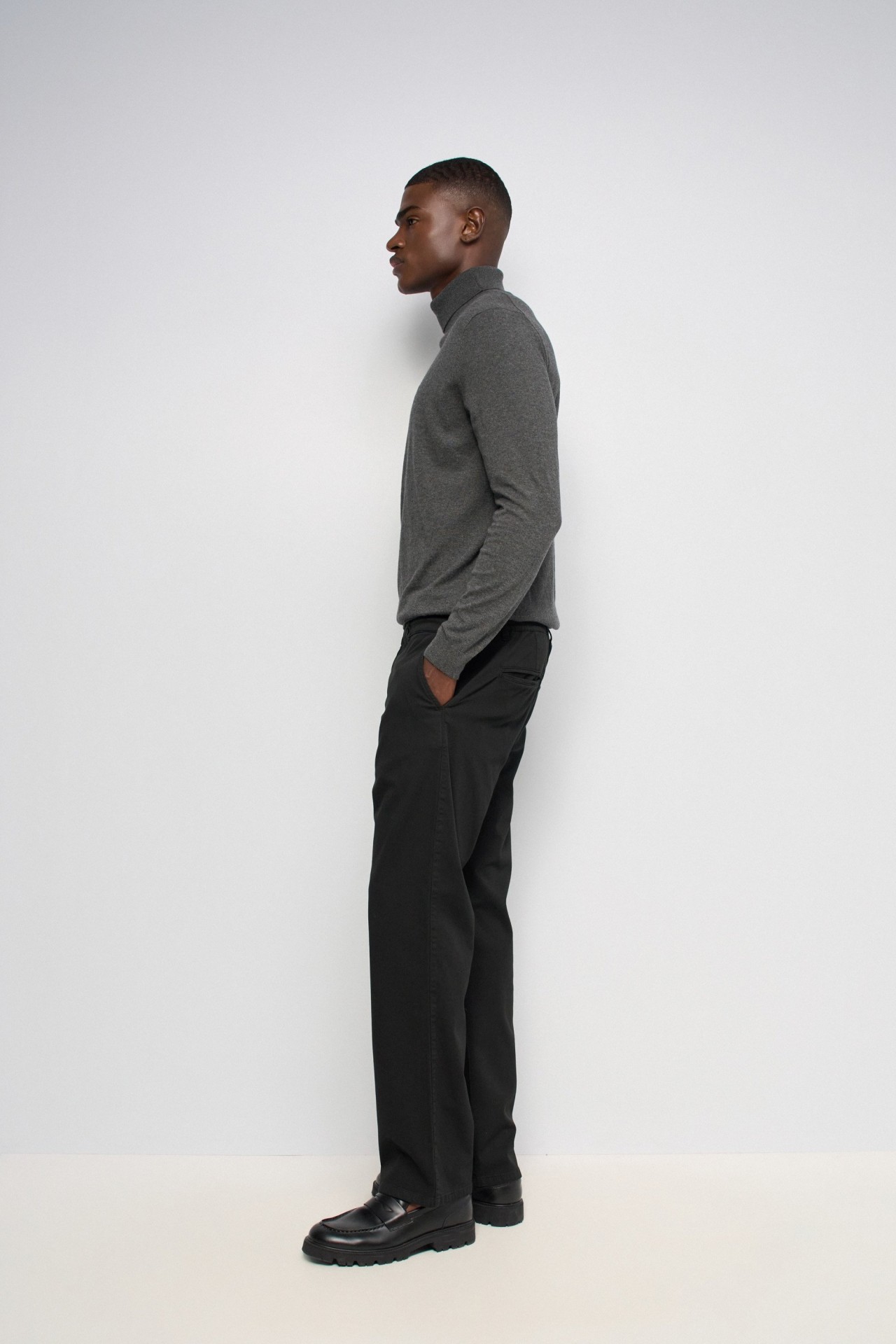 CAL�AS JOGGERS COM PERNA STRAIGHT