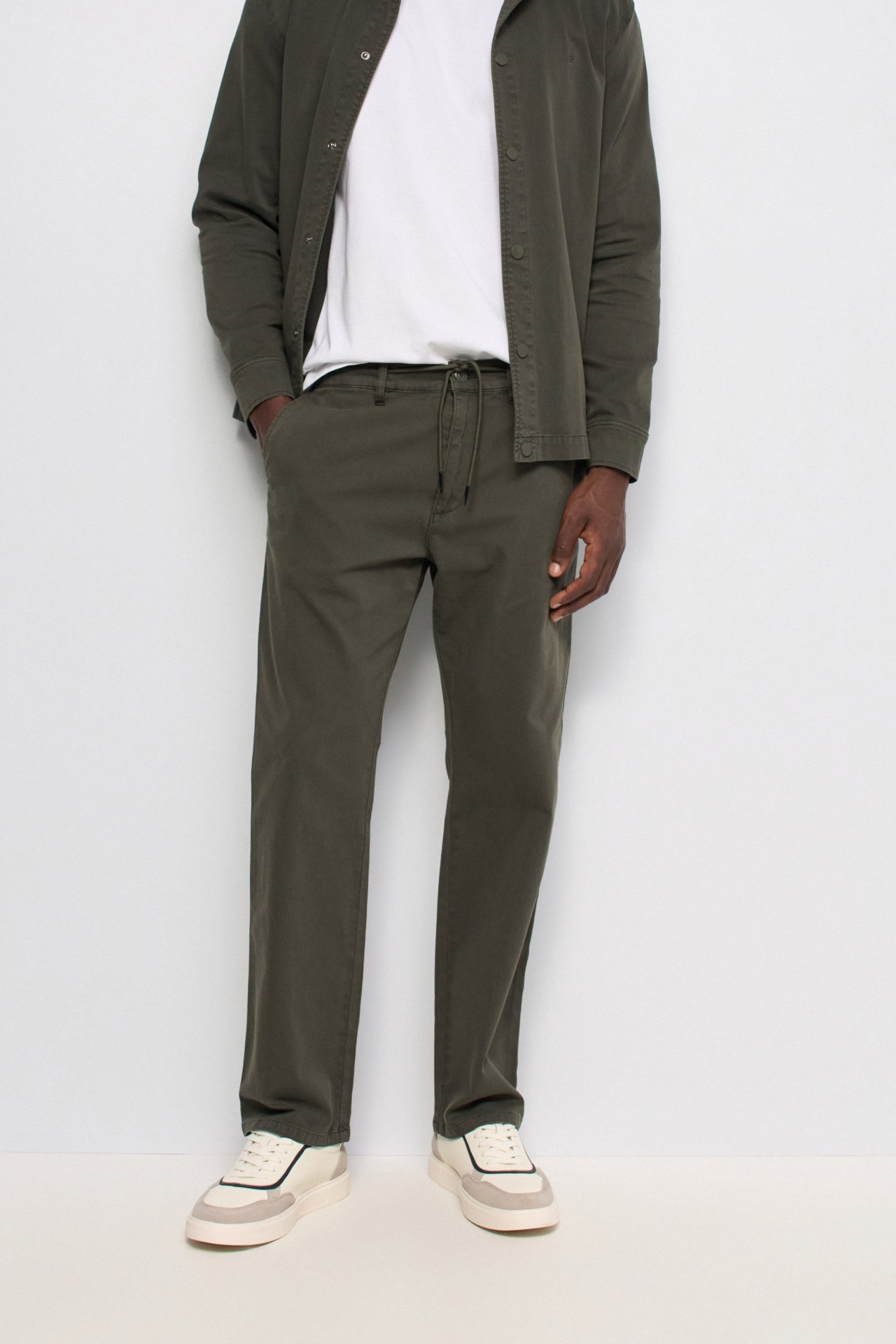 CAL�AS JOGGERS COM PERNA STRAIGHT