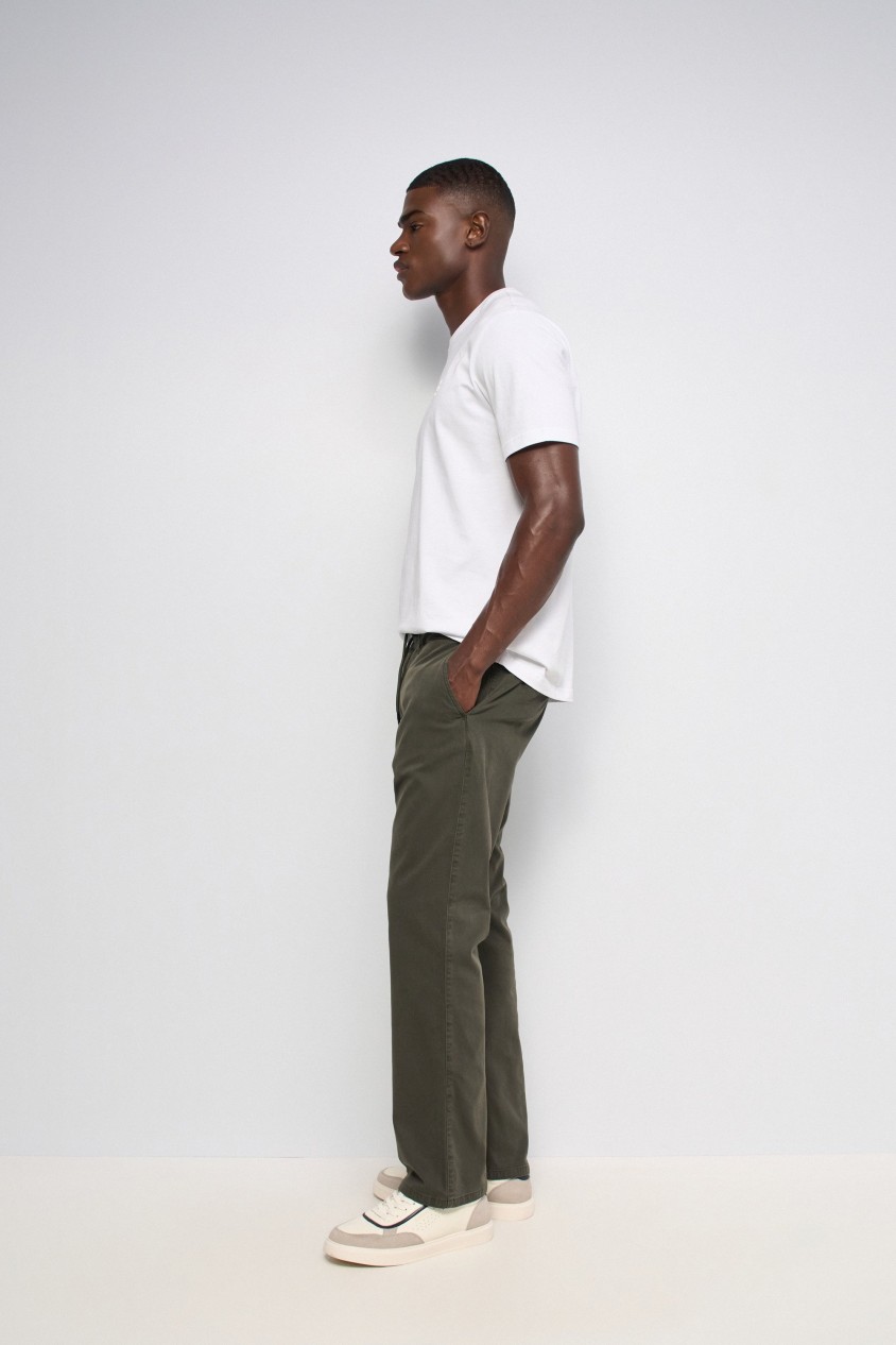 CALÇAS JOGGERS COM PERNA STRAIGHT