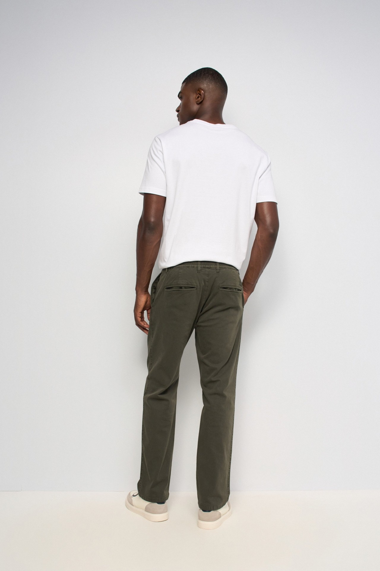 CAL�AS JOGGERS COM PERNA STRAIGHT