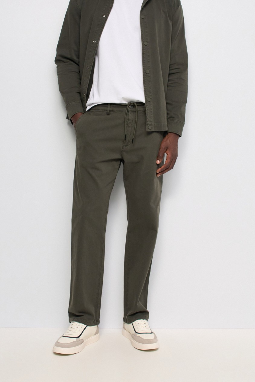 CAL�AS JOGGERS COM PERNA STRAIGHT