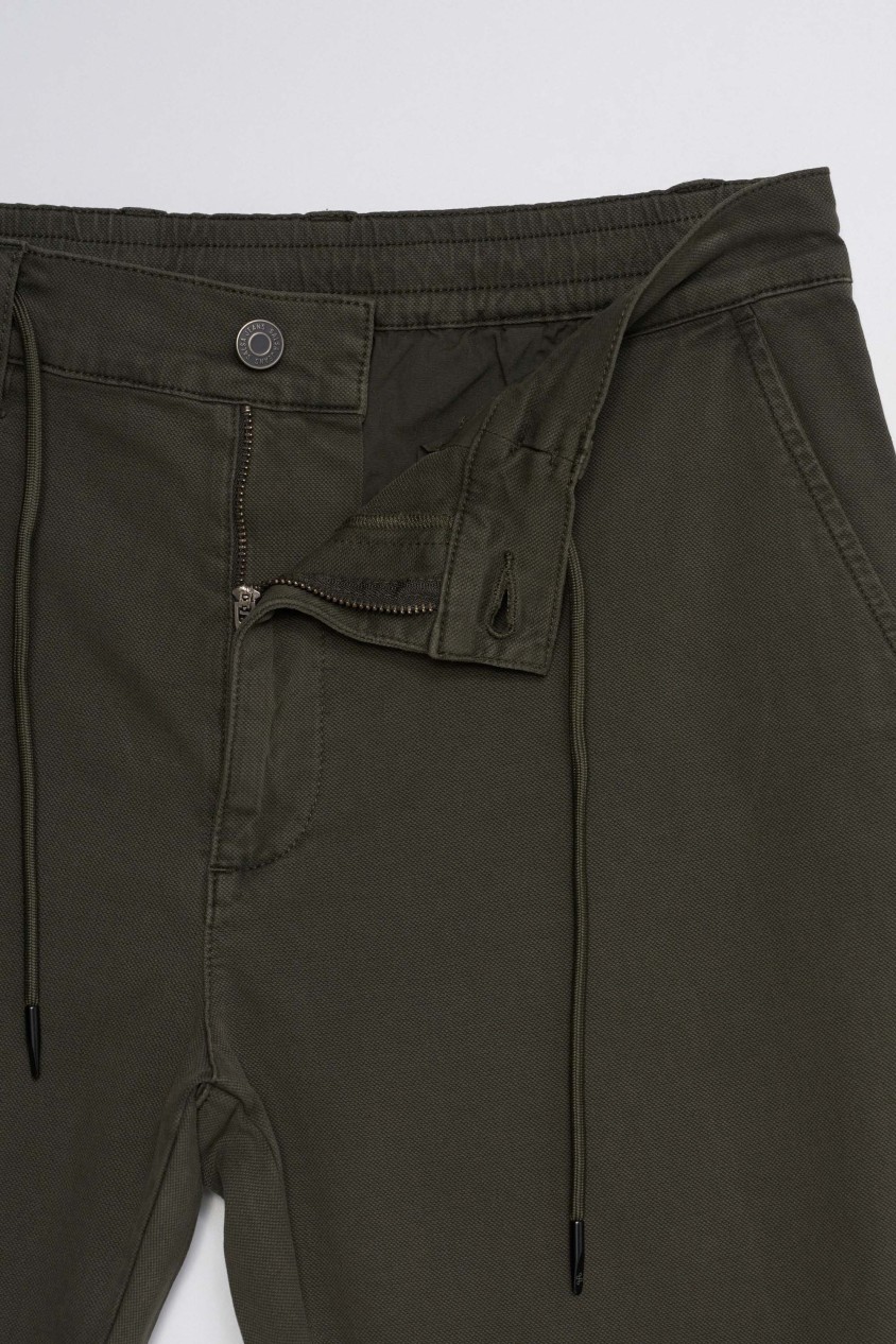 CALÇAS JOGGERS COM PERNA STRAIGHT