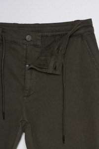 CAL�AS JOGGERS COM PERNA STRAIGHT
