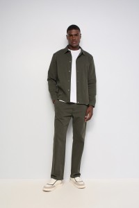 CAL�AS JOGGERS COM PERNA STRAIGHT