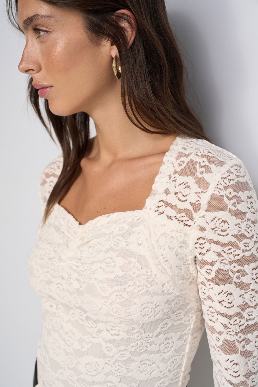 CAMISOLA DE RENDA