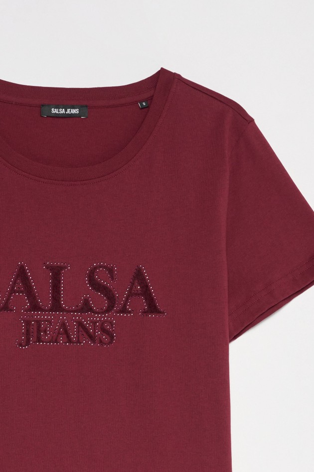 T-SHIRT MIT BRANDING