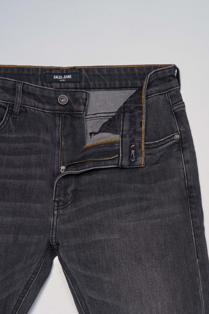 SKINNY FIT JEANS