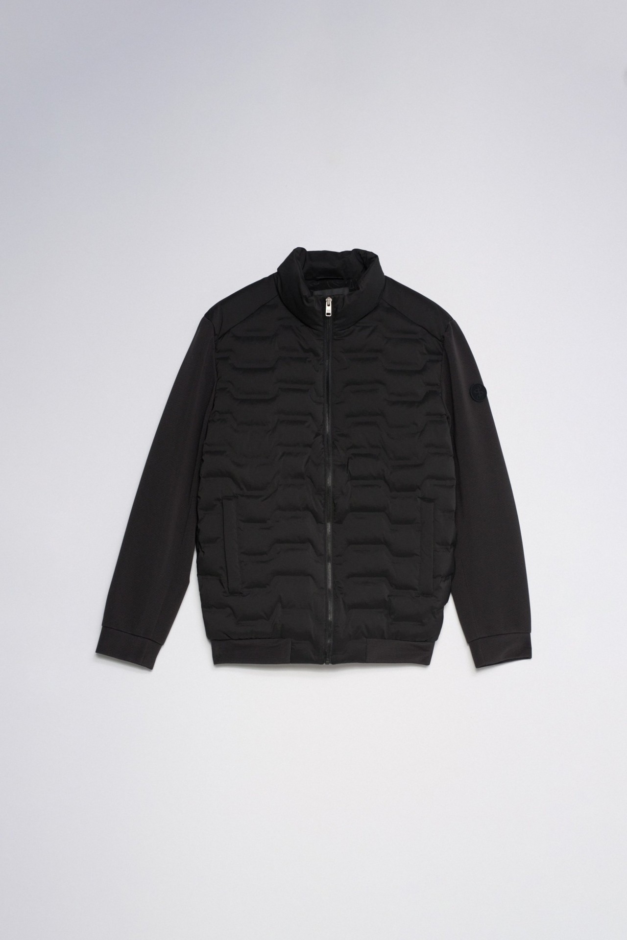 CHAQUETA CON MEZCLA DE MATERIALES