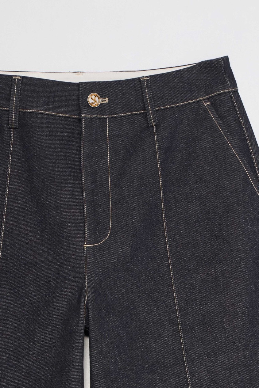 CHINO COM PERNA STRAIGHT EM RAW DENIM