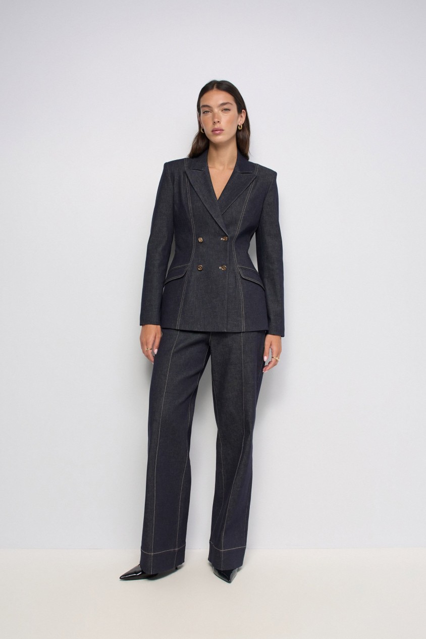 CHINO COM PERNA STRAIGHT EM RAW DENIM