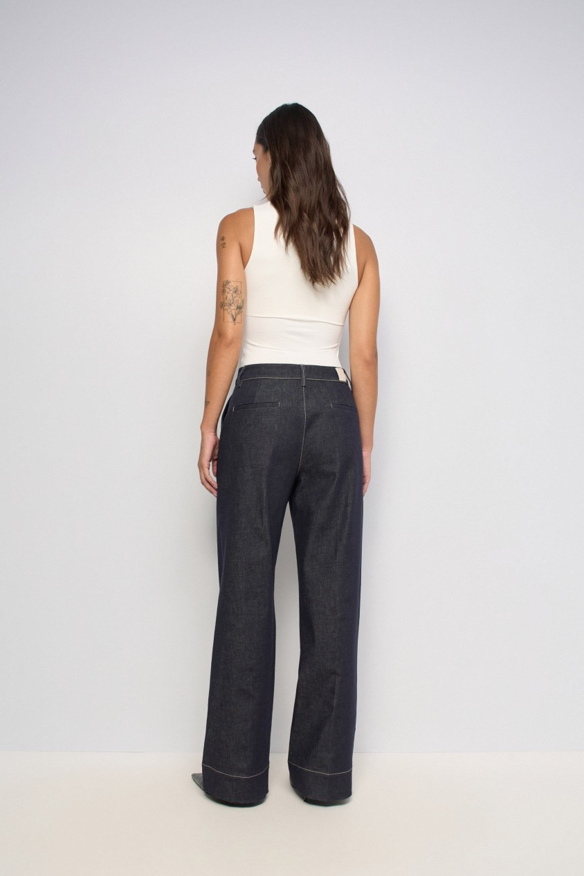 STRAIGHT LEG CHINO IN RAW DENIM